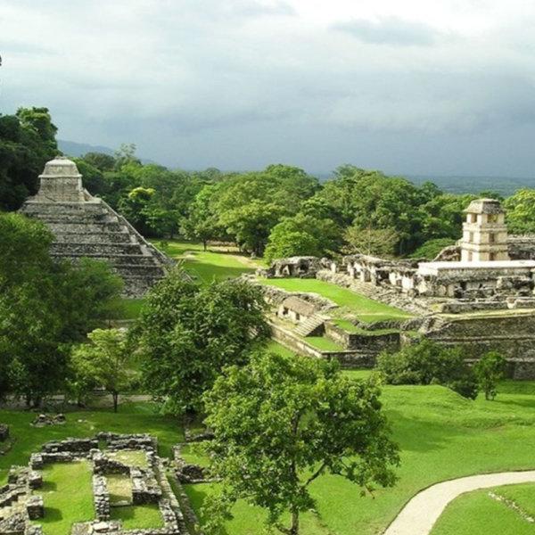 Maya y Azteca