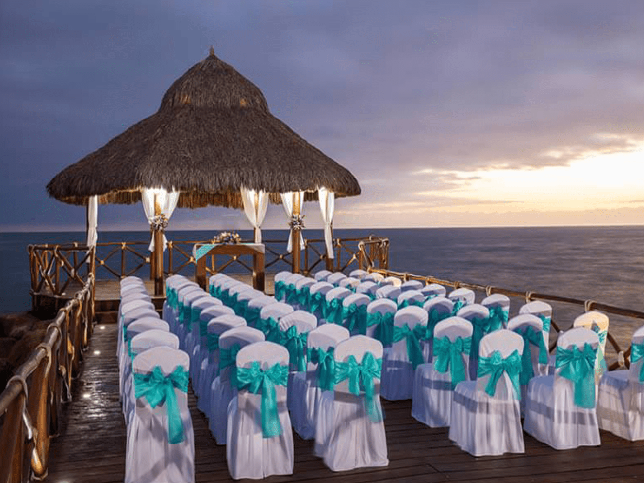 Bodas en la playa - sillas de boda